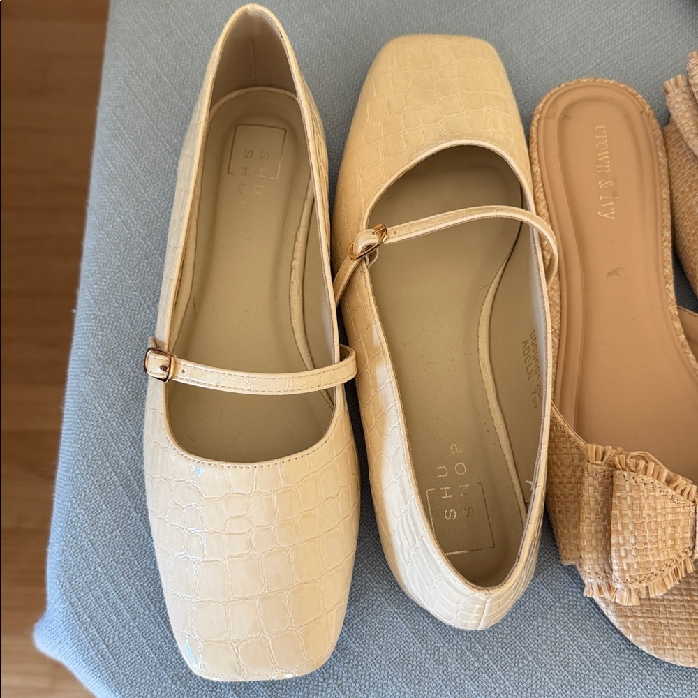 Ivory Croc Flat